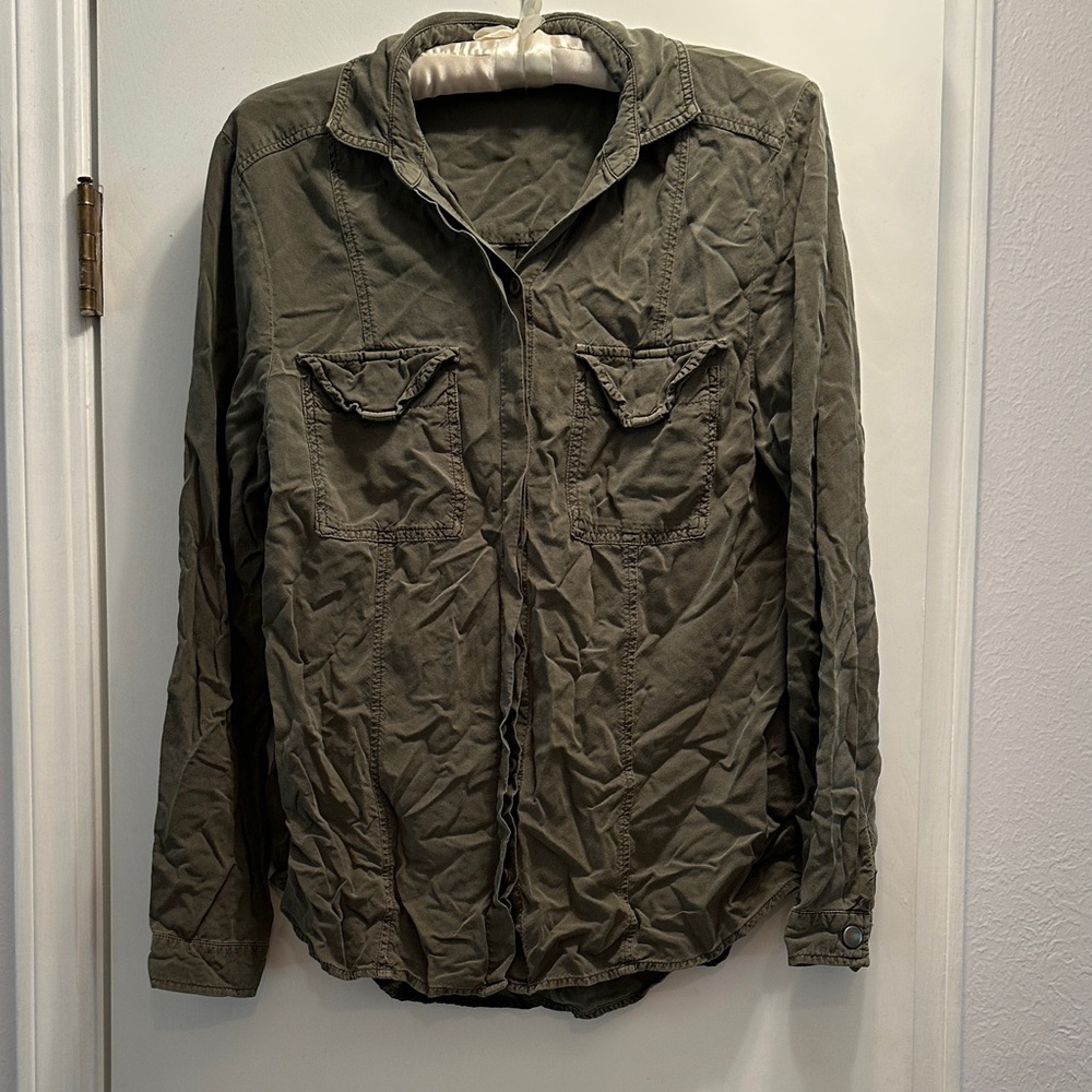 Willow & Clay Gray Button-Up Shirt
